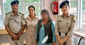 रामपुर में पुलिस की बड़ी कार्रवाई, महिला की गिरफ्तारी के बाद सामने आया चौंकाने वाला मामला, जानें पूरी खबर