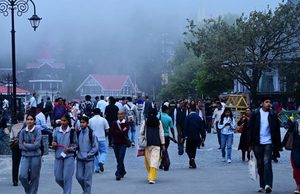 हिमाचल में मौसम को लेकर फिर आया बड़ा अपडेट! अगले कुछ दिनों में कई जिलों में बारिश के साथ आंधी-बिजली का भी असर, जानिए आपके इलाके में कैसा रहेगा मौसम