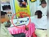 गांधी जयंती के सरकारी आयोजन में दिखा ऐसा नजारा, मंच से कुछ दूरी पर छलकते रहे जाम; अब जांच की बात